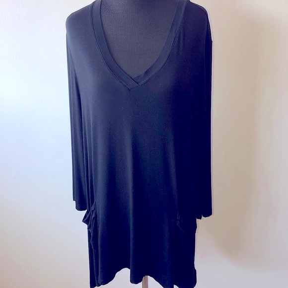 NWOT LOGO by Lori Goldstein Essential Sharkbite Hem Top - Picture 3 of 16